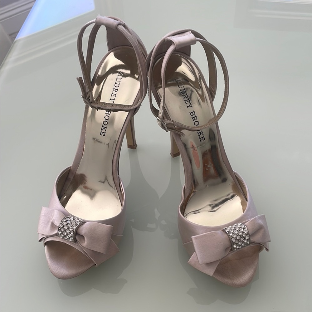 ⚡️3/$25  Audrey Brooke Nude Satin Heels with Crystal Embellishments